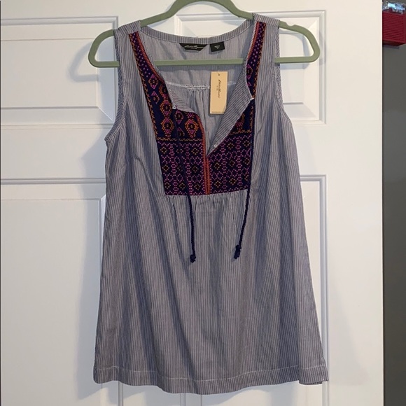 Embroidered Tank - Picture 2 of 4